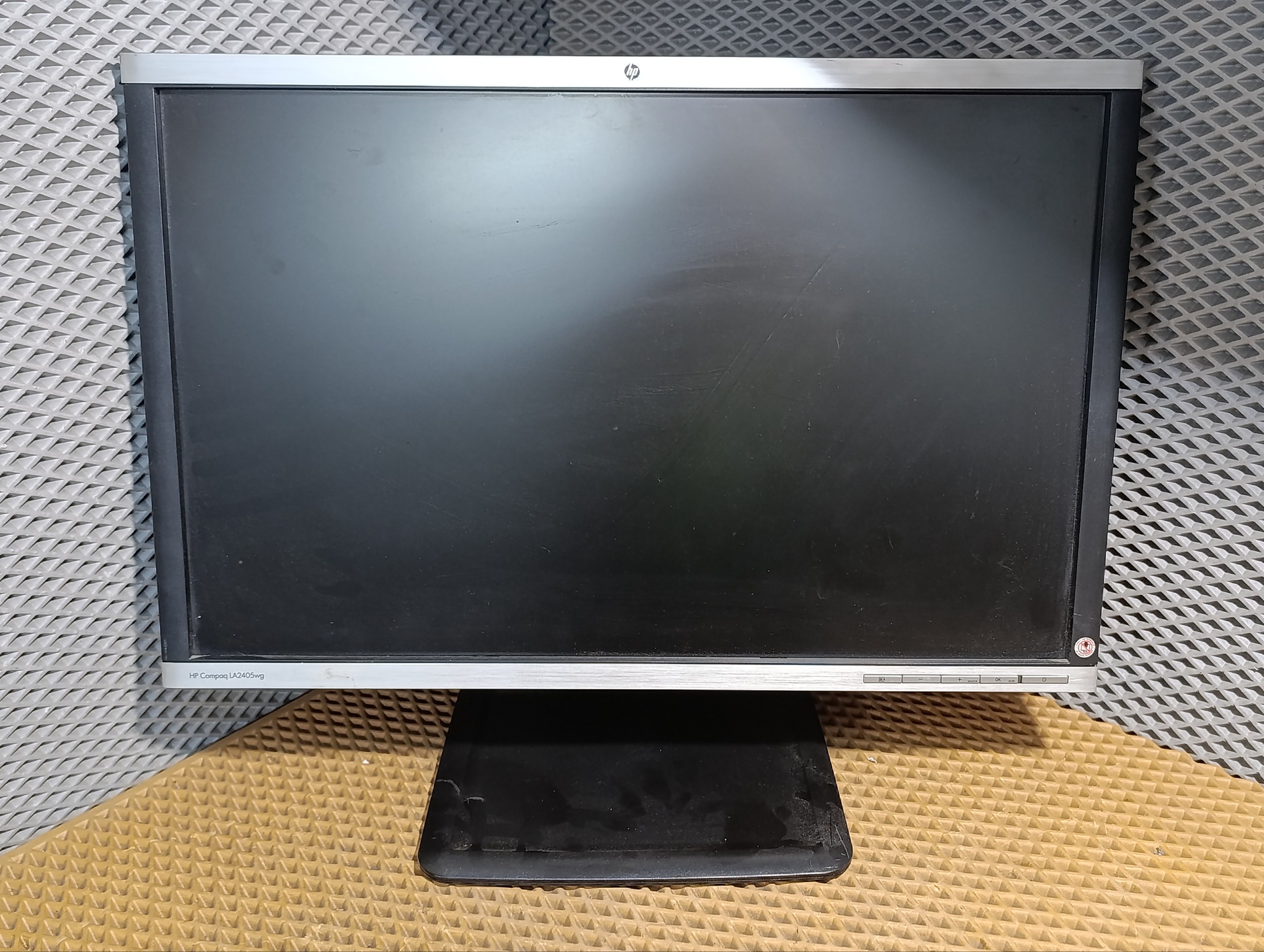 Монитор HP Compaq LA2405WG