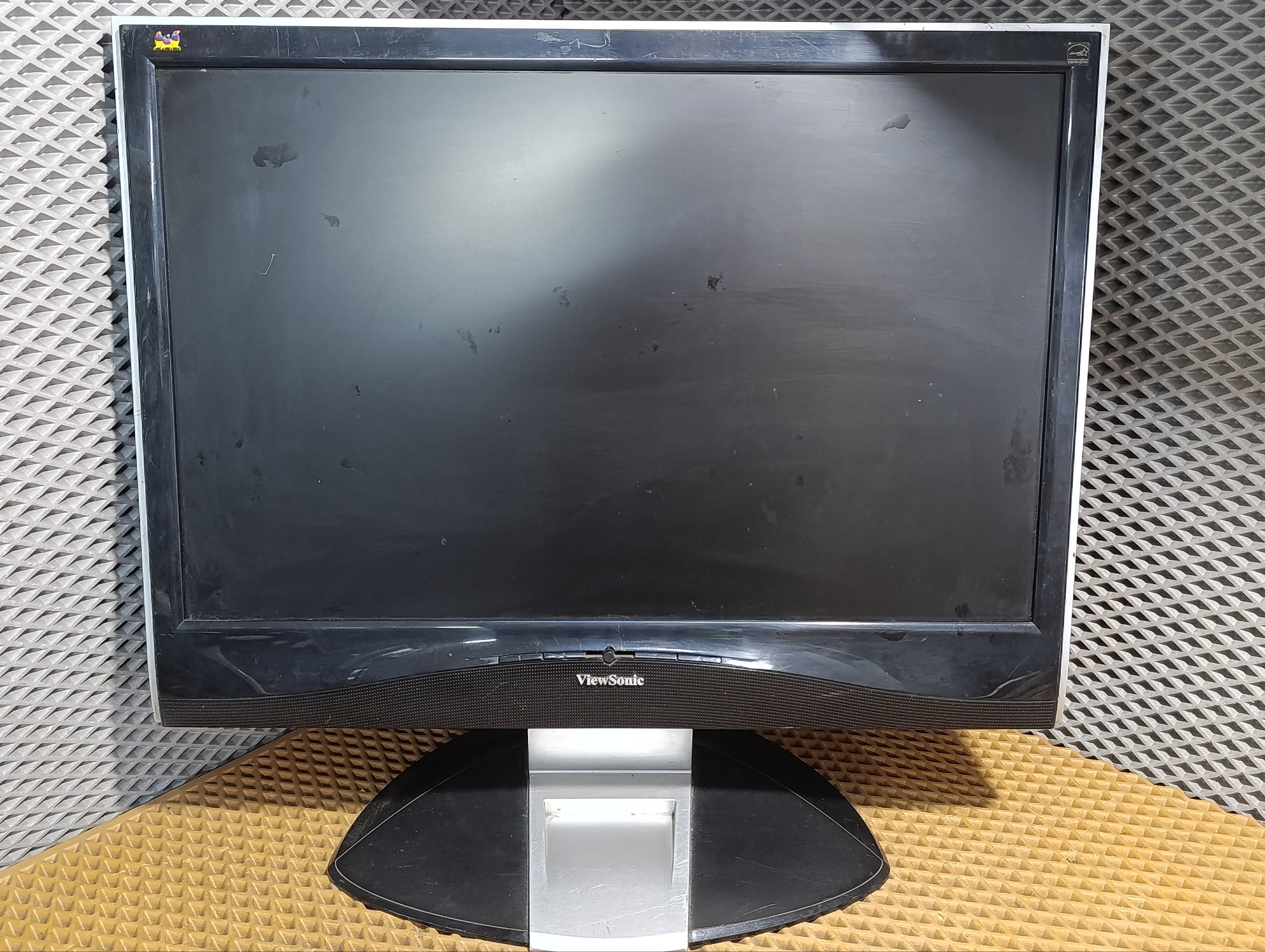 Монитор Viewsonic VX2235WM
