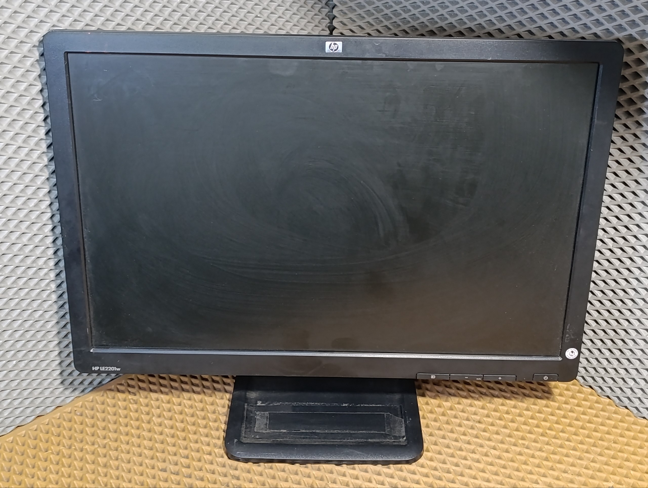 HP LE2201w