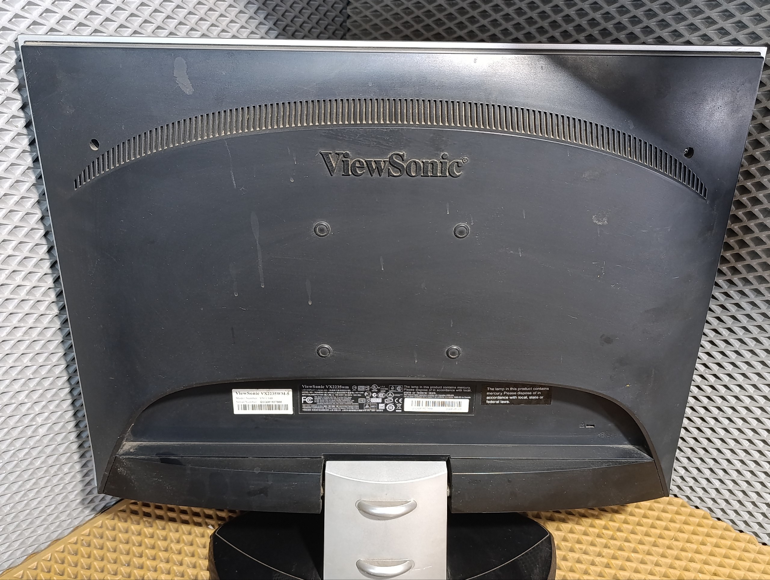 Монитор Viewsonic VX2235WM