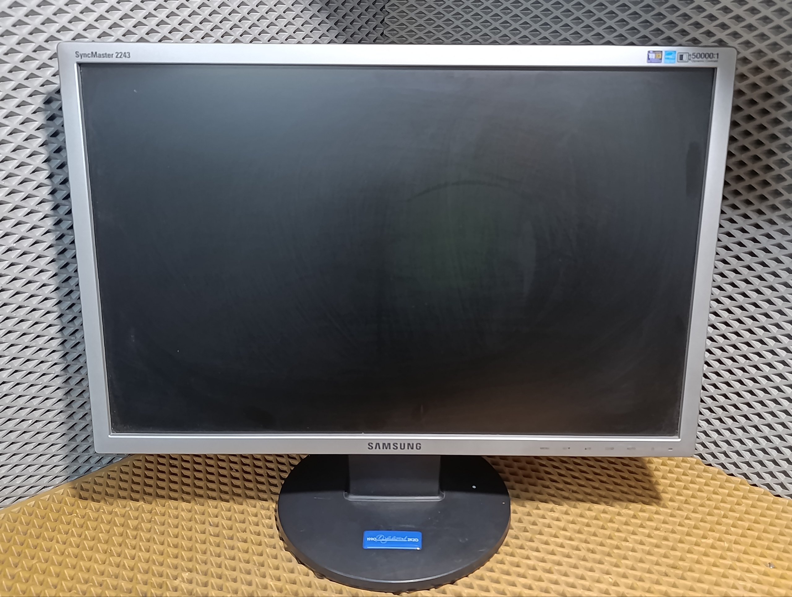 Монитор Samsung Syncmaster 2243