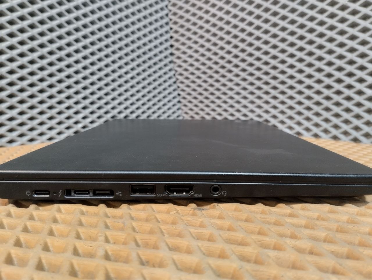 Lenovo ThinkPad X280 / Intel Core i3-8130U / 8GB / 256GB SSD