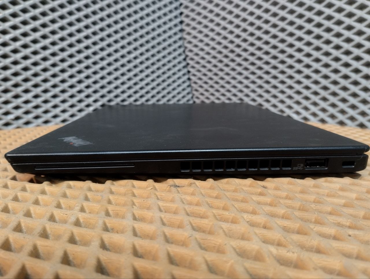 Lenovo ThinkPad X280 / Intel Core i3-8130U / 8GB / 256GB SSD